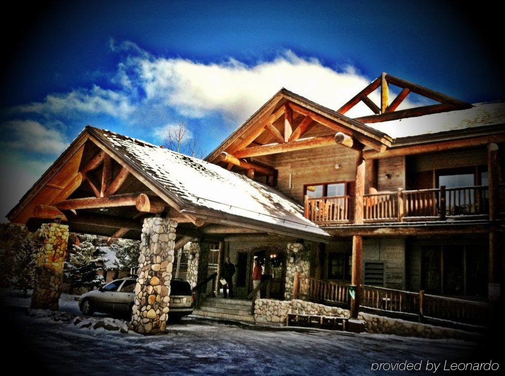 Lodge The At