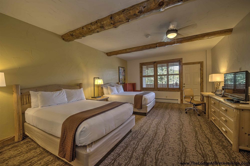 The At Lodge